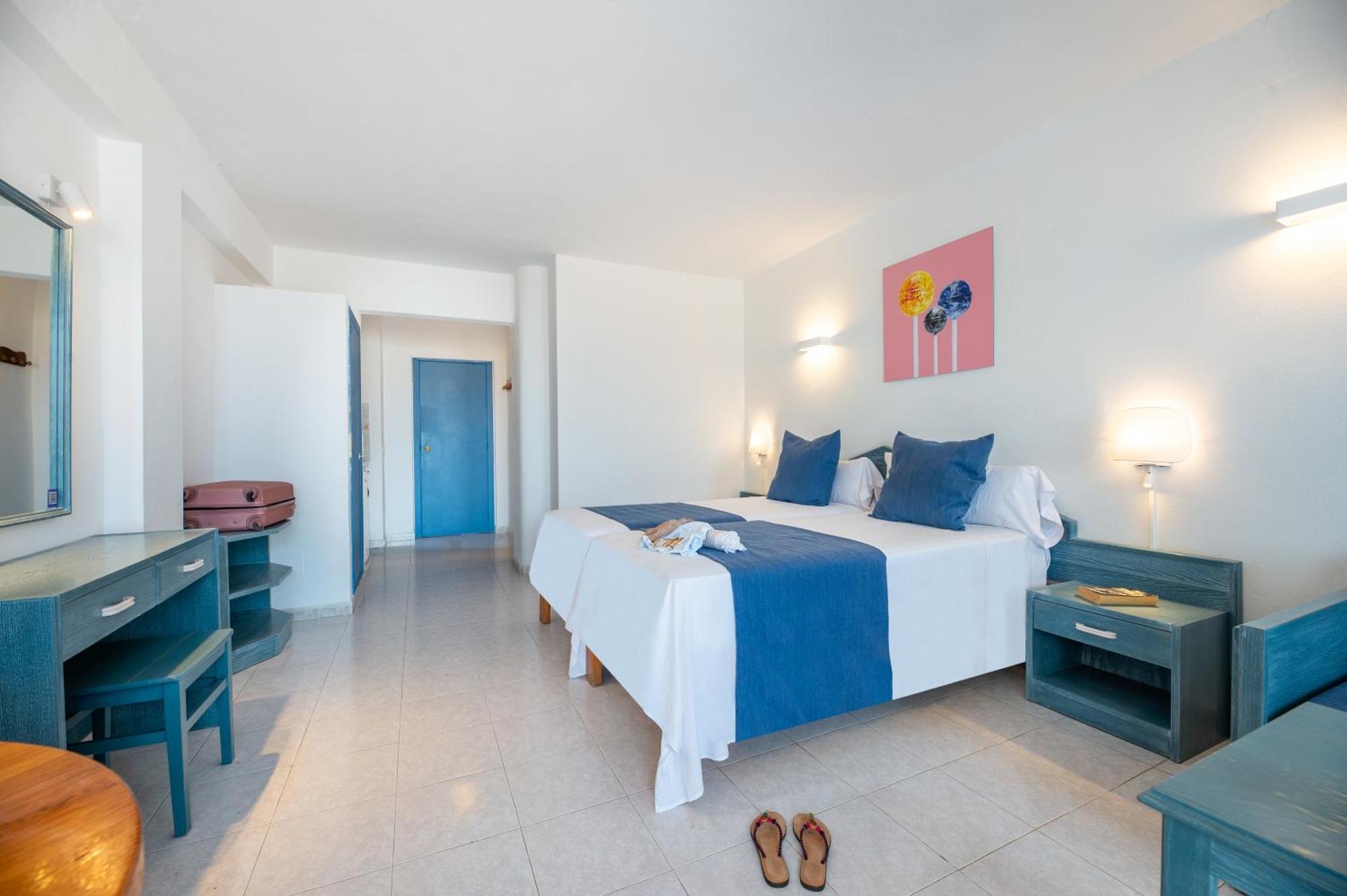 Hotel Apartamentos Vibra Central City - Adults Only Сан-Антонио-Абад Экстерьер фото