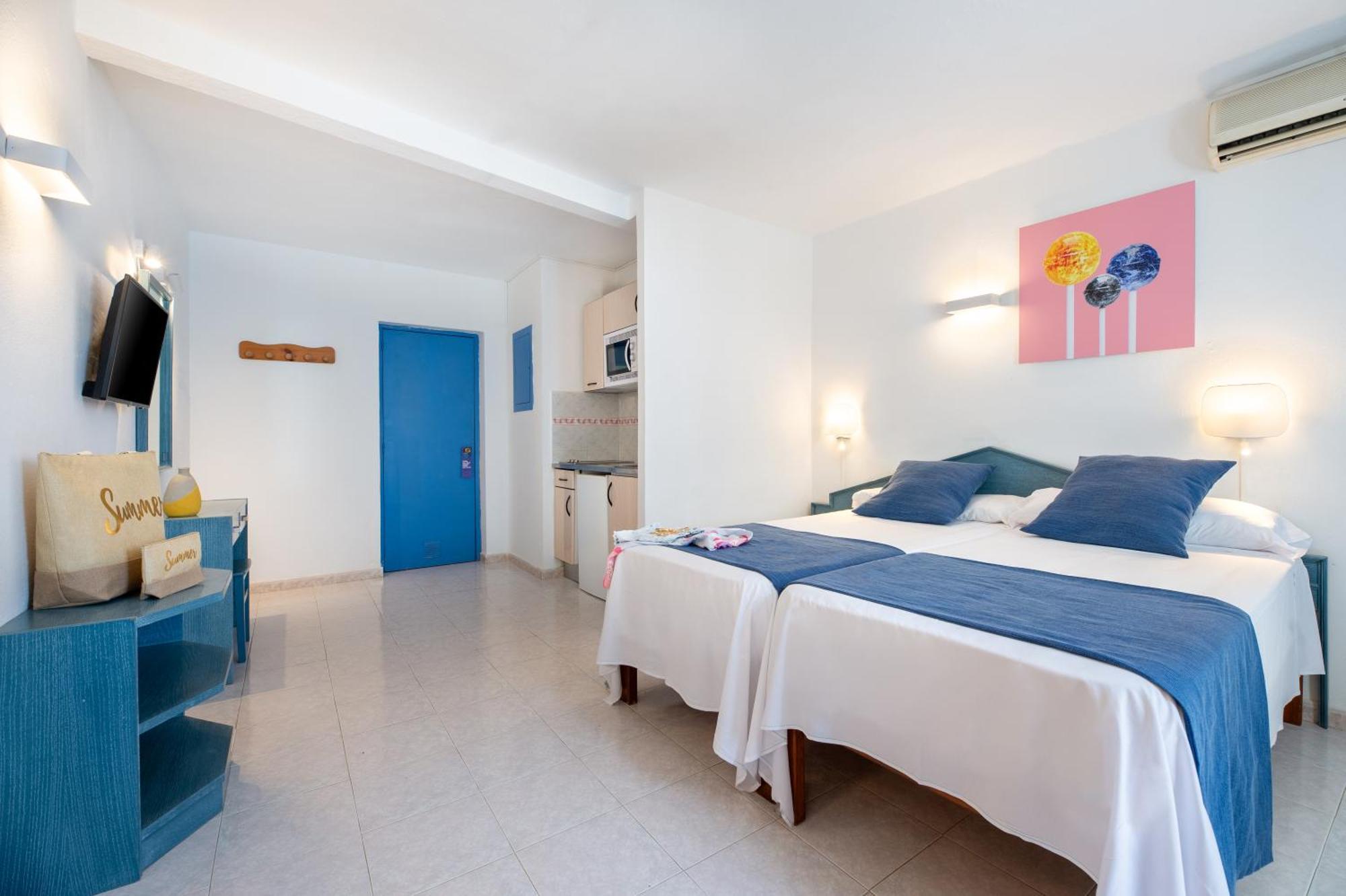 Hotel Apartamentos Vibra Central City - Adults Only Сан-Антонио-Абад Экстерьер фото