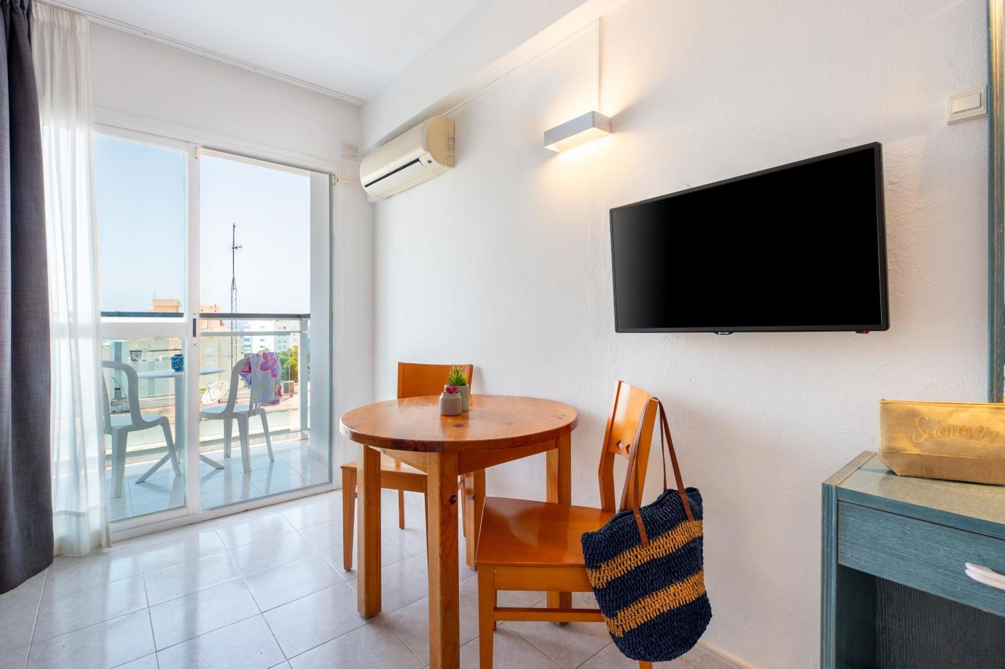 Hotel Apartamentos Vibra Central City - Adults Only Сан-Антонио-Абад Экстерьер фото